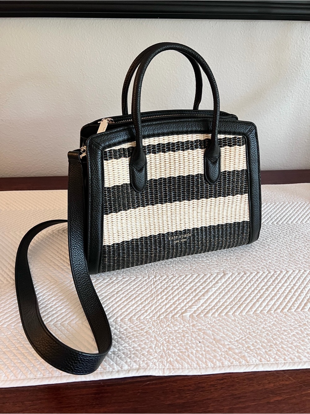 Kate Spade Knott Woven Black White Handbag Top Handles crossbody Like New